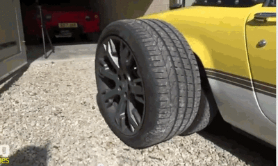 Elan vs Maserati Tire 2.gif and 